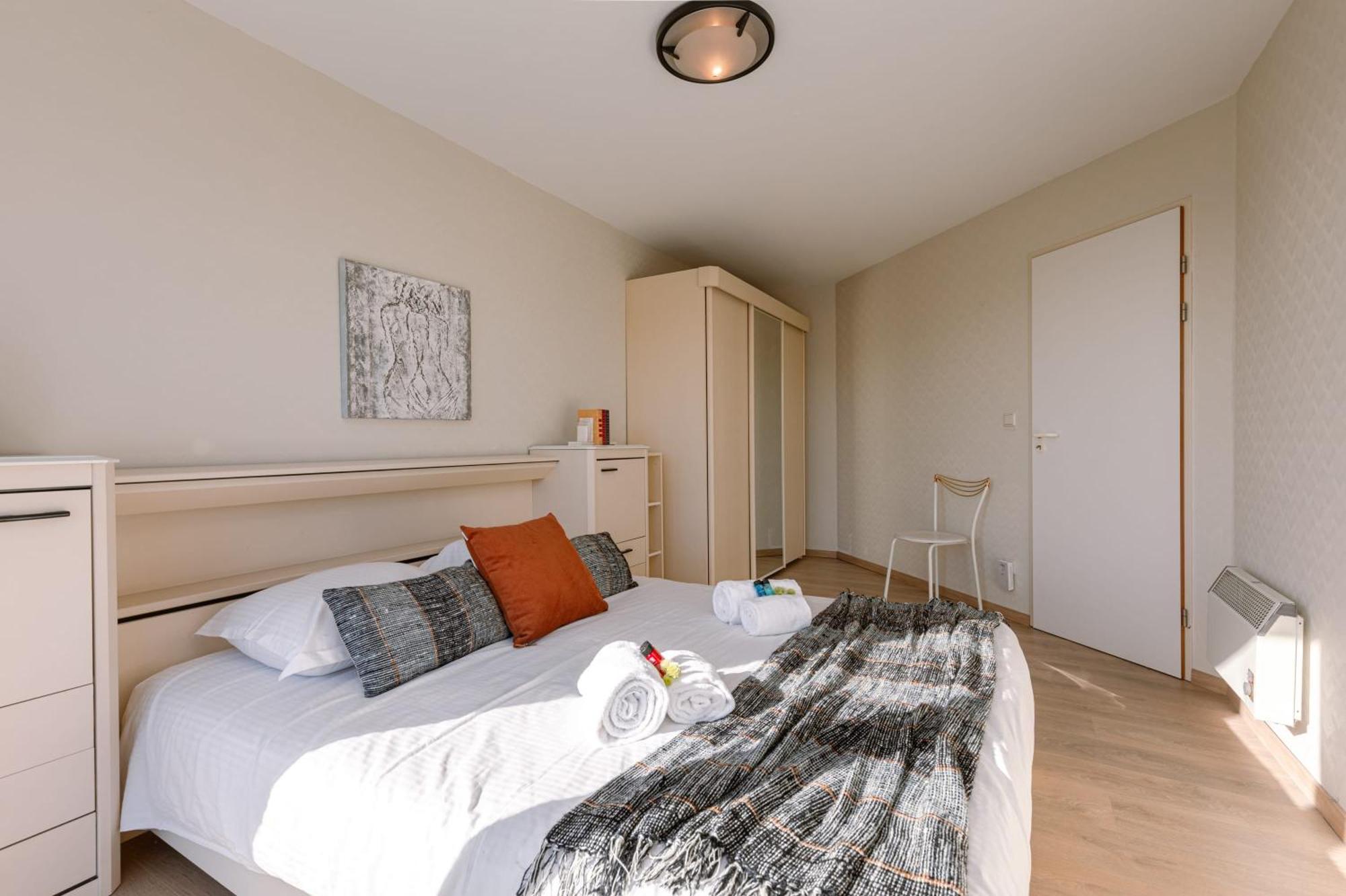 Huswell - Spacious & Modern Sea View With Garage Ostend