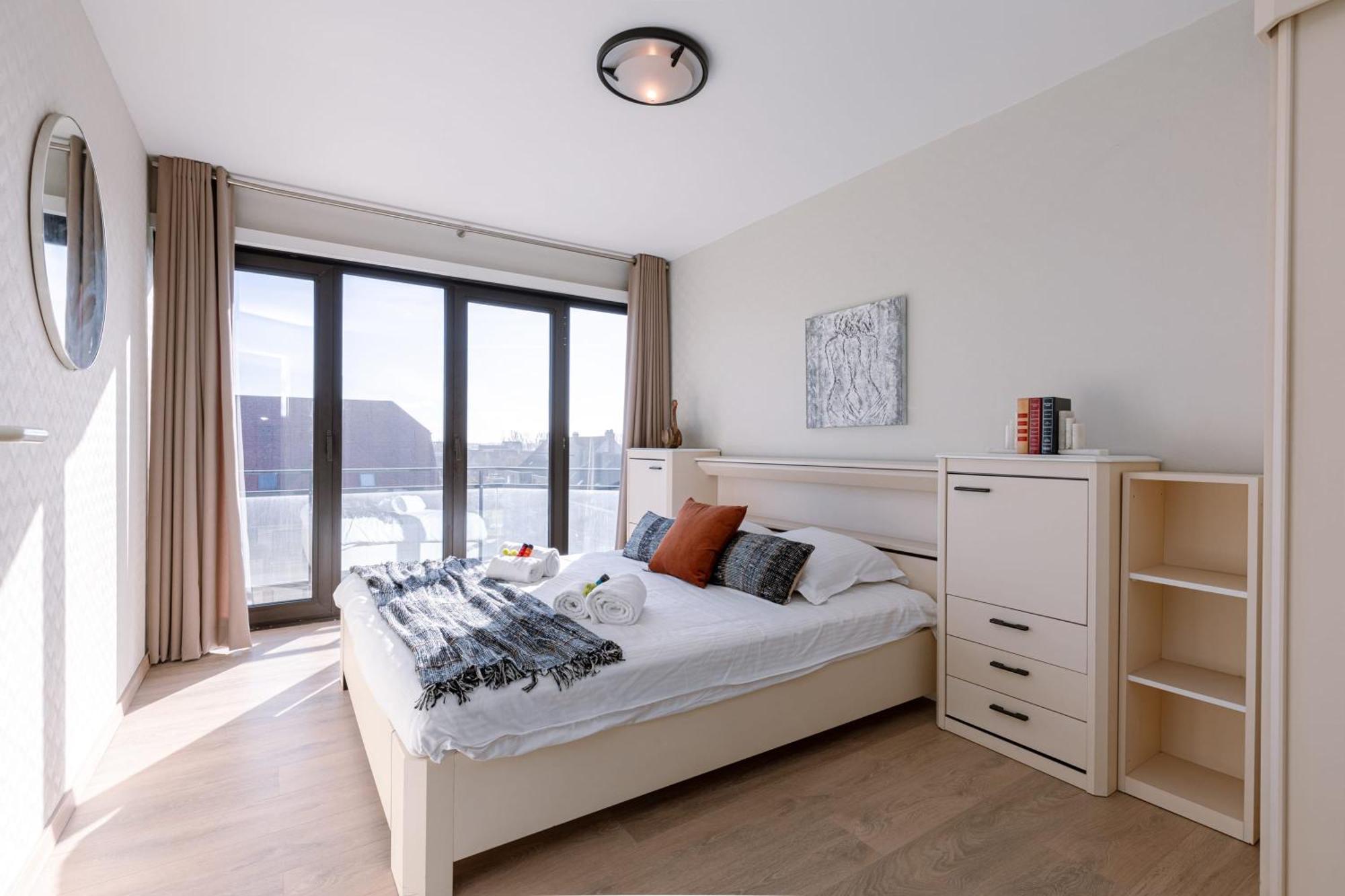 Huswell - Spacious & Modern Sea View With Garage * Ostend