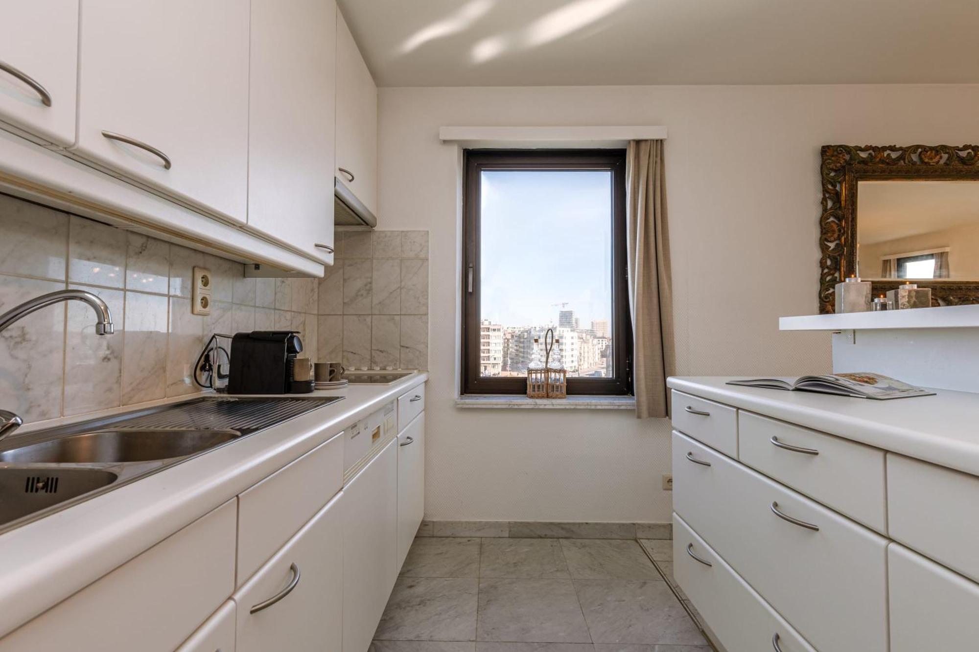 Huswell - Spacious & Modern Sea View With Garage *